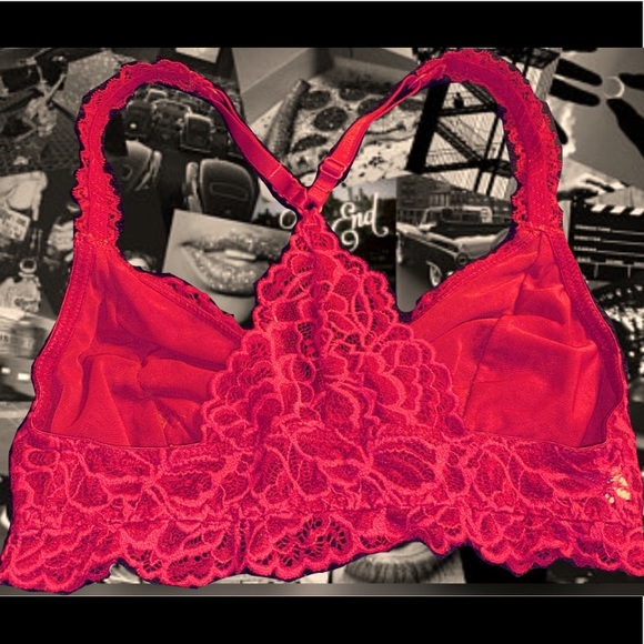 VELVET LACE BRALETTE🥀 - Picture 2 of 3